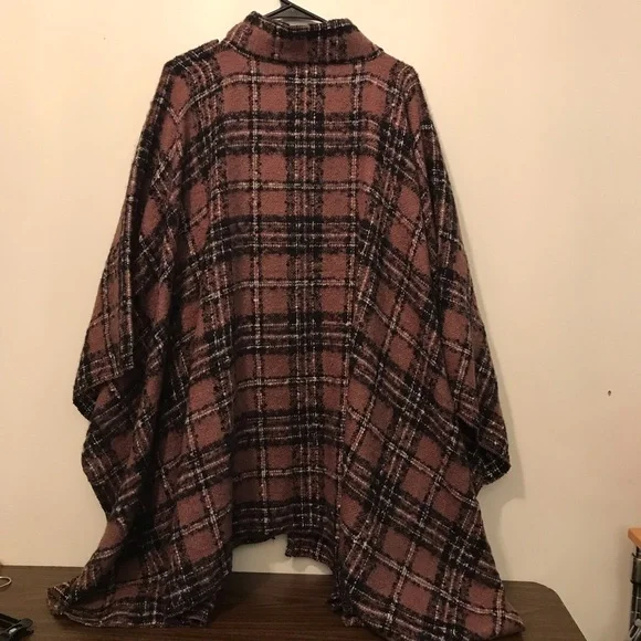 NWT Plus Size Torrid Brown Tunnel Neck Cape Poncho Fashionable - Picture 13 of 13